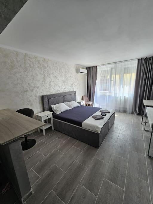 Chic Galati Apartment: Urban Escape Exteriör bild