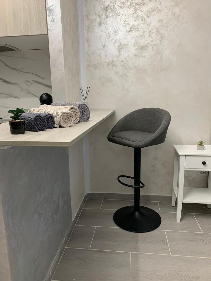 Chic Galati Apartment: Urban Escape Exteriör bild